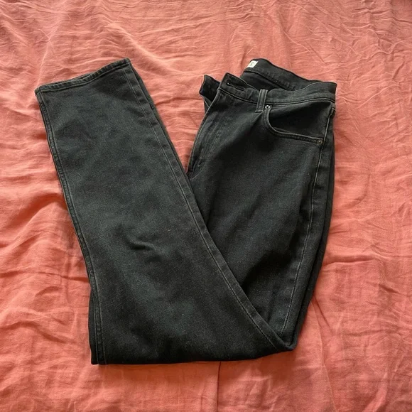 Slim Straight Ultra High Rise Jean (Curve Love, Short) - Abercrombie - Picture 3 of 4